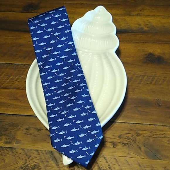 Tommy Hilfiger shark tie - Picture 1 of 4